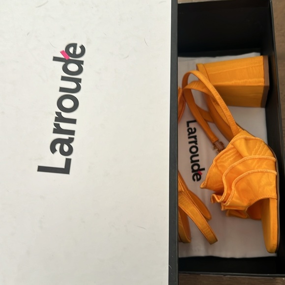 NEW Larroude Orange Selena Ruffle Sandal NWB - Picture 12 of 13